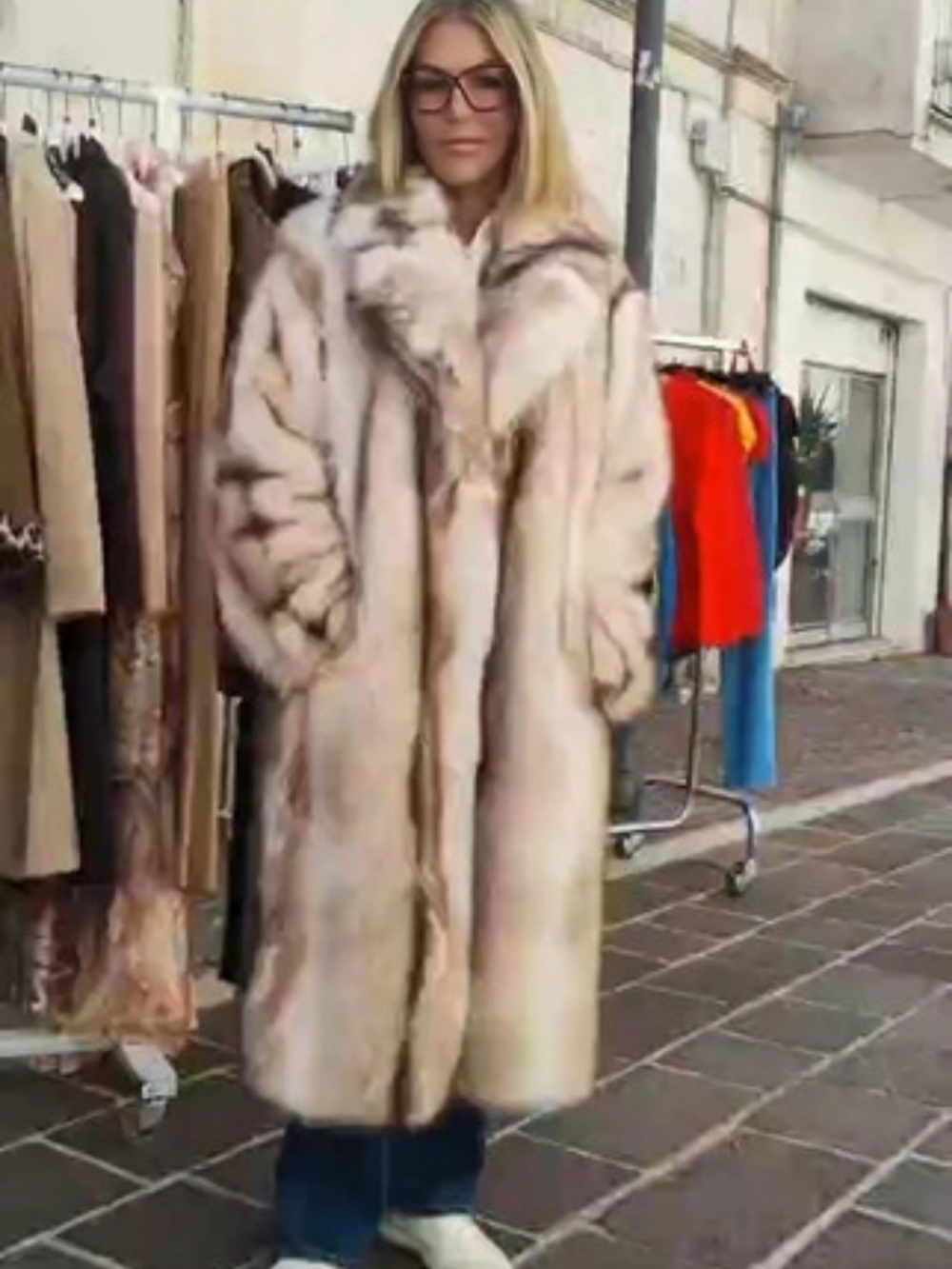 Women's Long Faux Fur Coat in Brown Like New